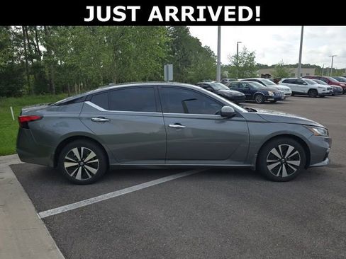 Used 2019 Nissan Altima 2.5 SV AWD/4WD image 3