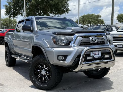 Used 2015 Toyota Tacoma 4x4 Double Cab w/ SR5 Package image 2