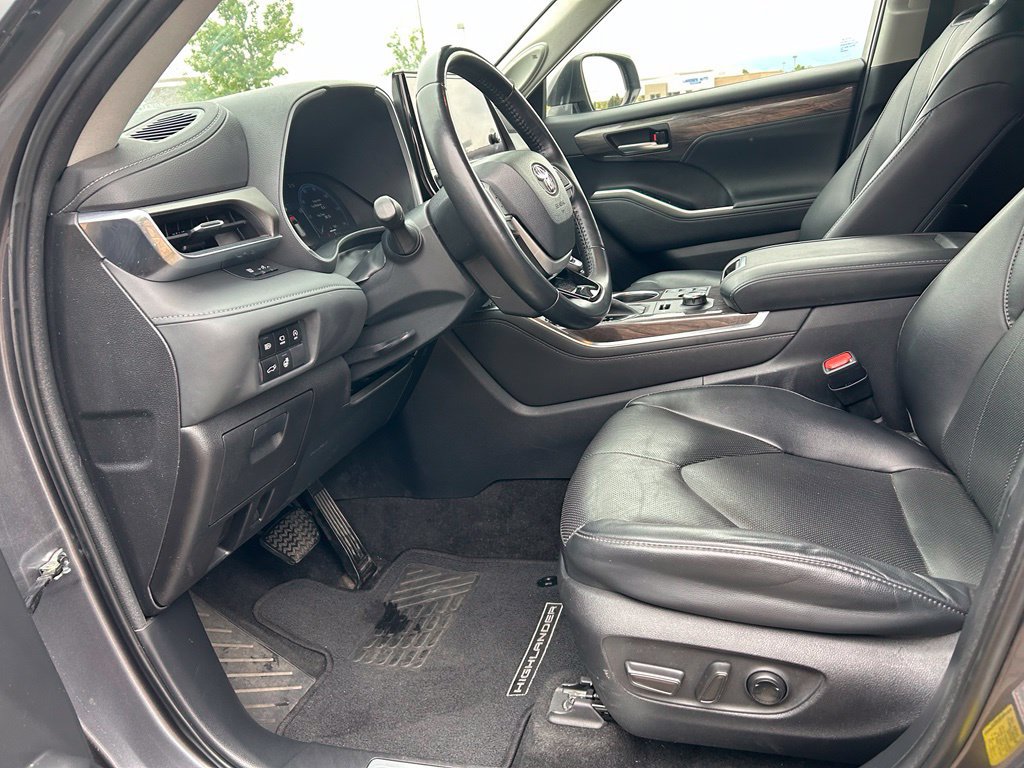 Used 2023 Toyota Highlander Limited AWD/4WD image 24