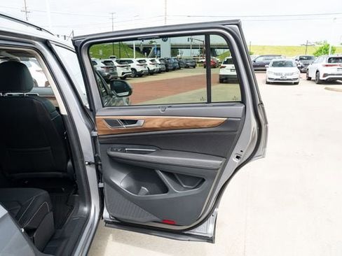New 2026 Volkswagen Atlas SE FWD image 15