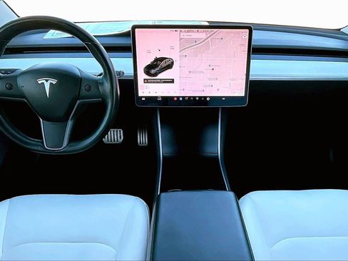 Used 2018 Tesla Model 3 Long Range image 13