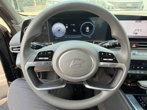 Used 2024 Hyundai Elantra SEL FWD image 24