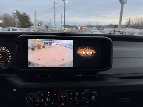 Used 2024 Jeep Wrangler Sport S image 19