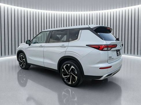 Used 2024 Mitsubishi Outlander SE FWD image 6