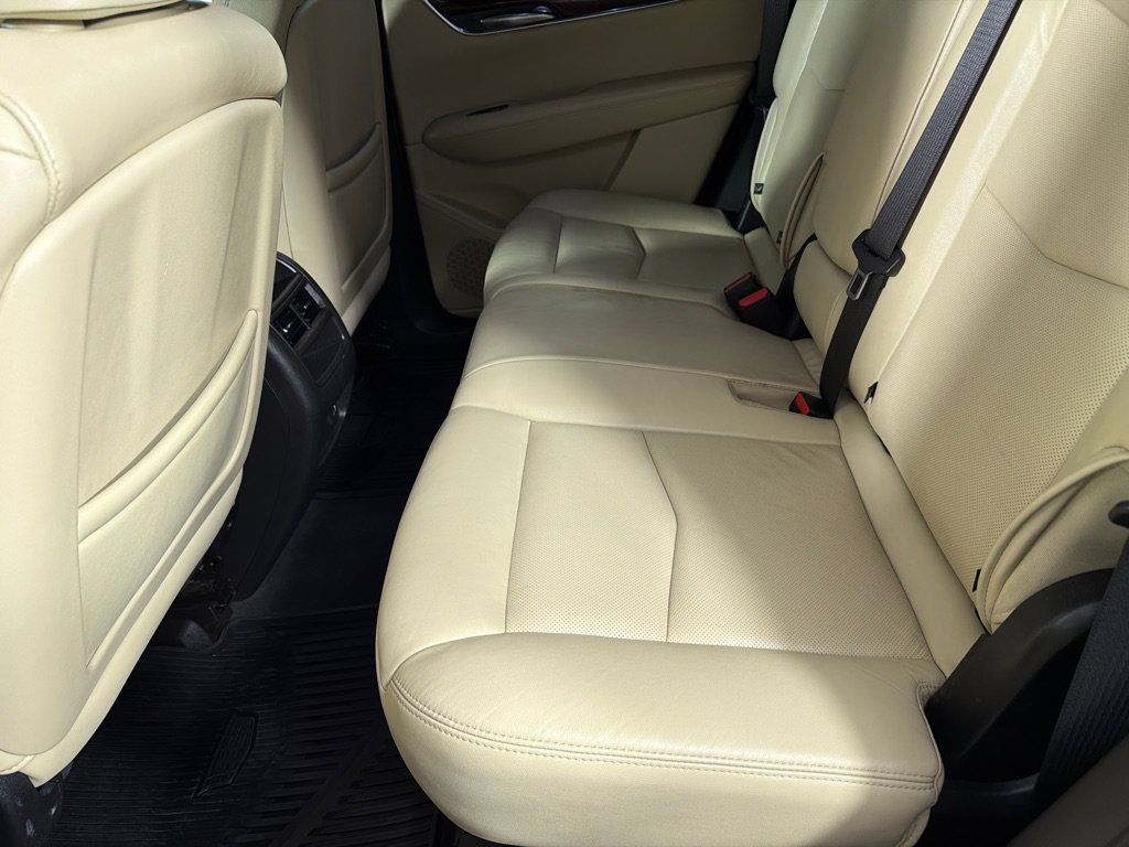 Used 2019 Cadillac XT5 Luxury AWD/4WD image 17