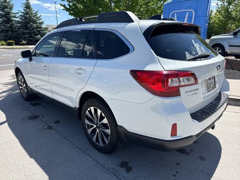Used 2016 Subaru Outback 2.5i Limited AWD/4WD image 8