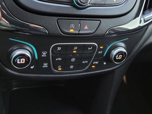 Used 2024 Chevrolet Equinox RS image 27