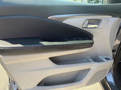 Used 2019 Honda Ridgeline RTL-T image 13