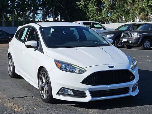 Used 2018 Ford Focus ST FWD image 15