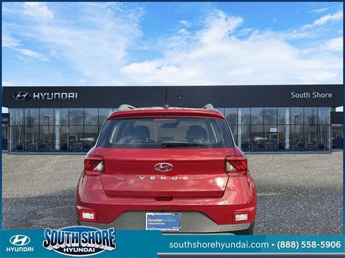 Certified 2023 Hyundai Venue SEL w/ Cargo Package image 7