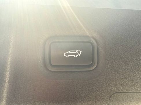 Used 2019 Hyundai Santa Fe Limited AWD/4WD image 30
