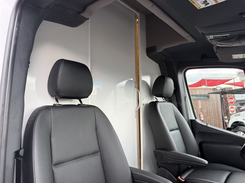 Used 2024 Mercedes-Benz Sprinter 3500 image 15
