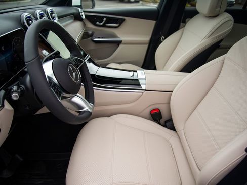 New 2026 Mercedes-Benz GLC 300 4MATIC image 11