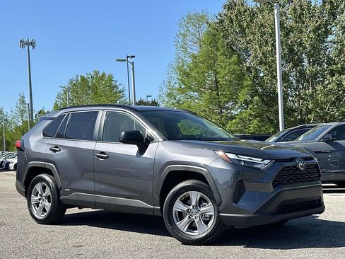 Used 2023 Toyota RAV4 LE AWD/4WD image 28