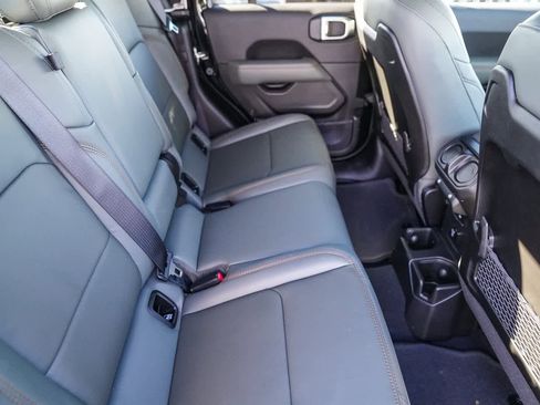 New 2026 Jeep Gladiator Mojave image 18