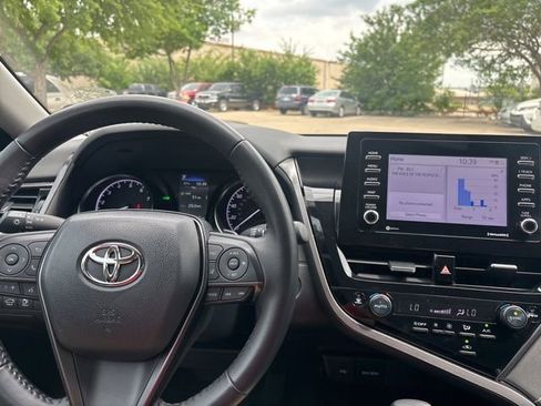 Used 2023 Toyota Camry SE w/ Convenience Package image 10