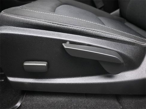 Used 2022 Chevrolet Colorado LT w/ LT Convenience Package image 31