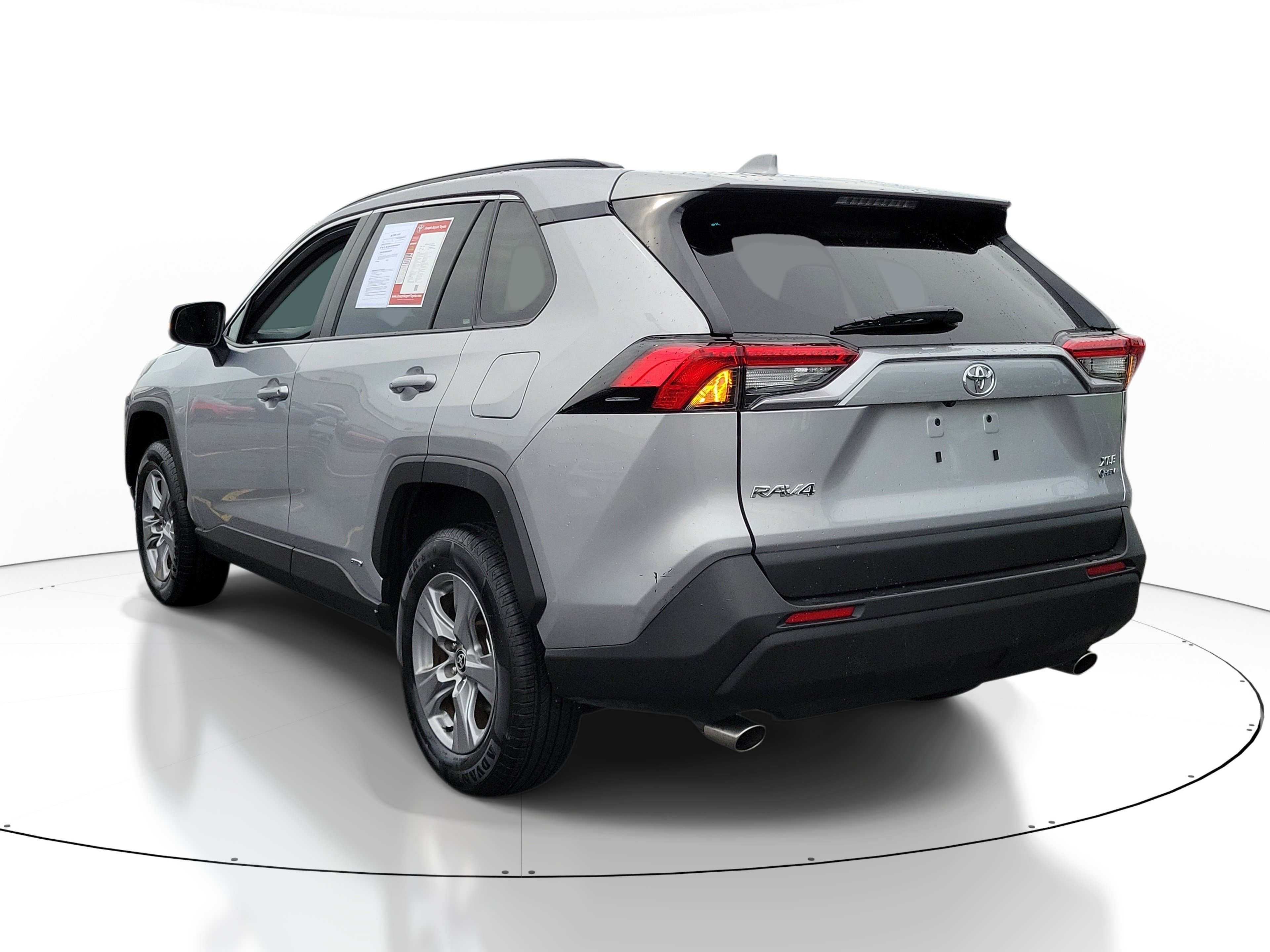 Used 2025 Toyota RAV4 XLE AWD/4WD image 3