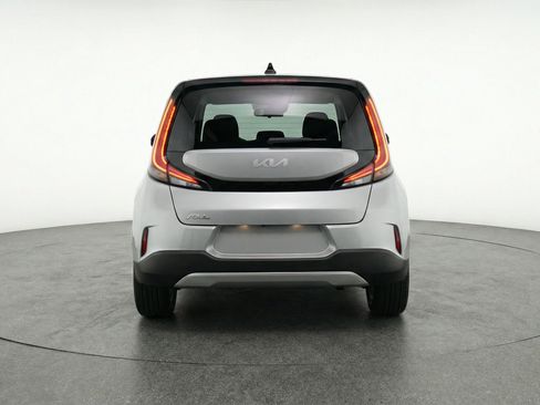 Used 2025 Kia Soul LX w/ LX Technology Package image 7