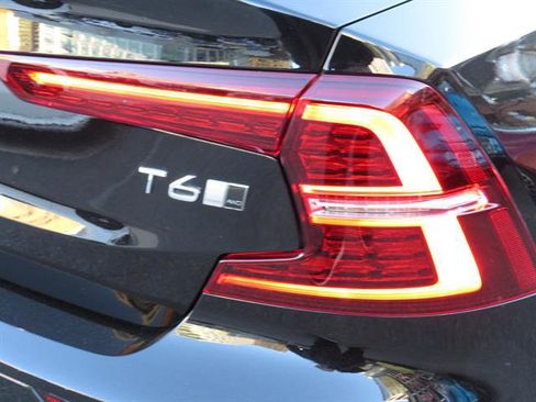 Used 2020 Volvo S60 T6 Inscription w/ Protection Package Premier image 30