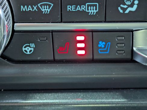 Used 2022 Ford Expedition Limited AWD/4WD image 24
