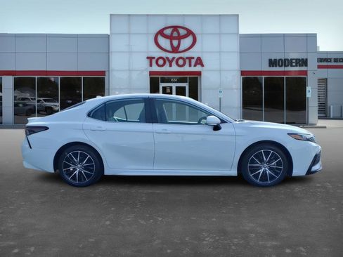 Certified 2023 Toyota Camry SE image 7