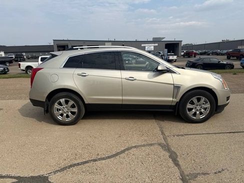 Used 2016 Cadillac SRX Luxury w/ Driver Awareness Package AWD/4WD image 12