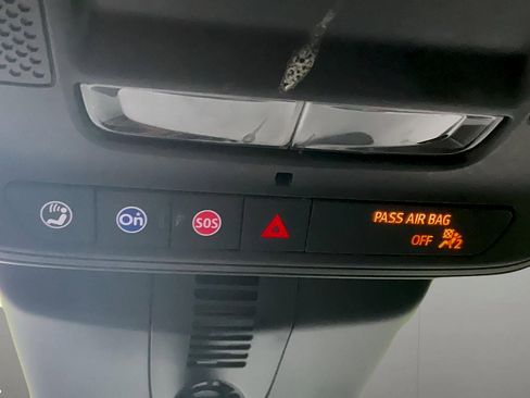 Used 2025 Chevrolet Traverse LT FWD image 25