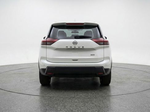 Used 2025 Nissan Rogue SV image 7