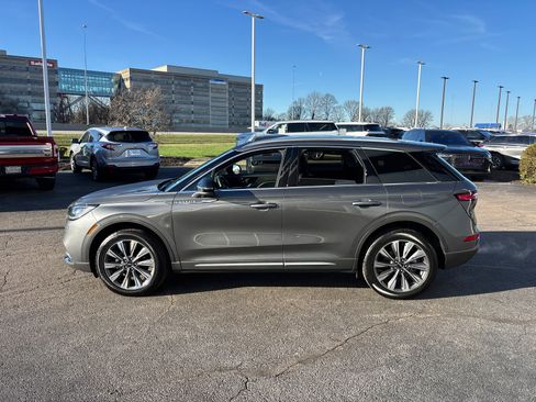 Certified 2022 Lincoln Corsair Reserve w/ Elements Package image 4