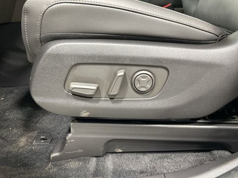 New 2026 Kia Carnival FWD image 13