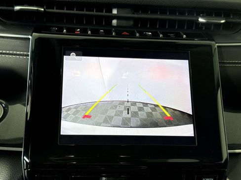 Used 2023 Jeep Grand Cherokee L Laredo image 19