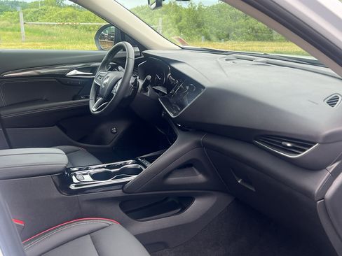 Used 2023 Buick Envision Essence w/ Sport Touring Package AWD/4WD image 29