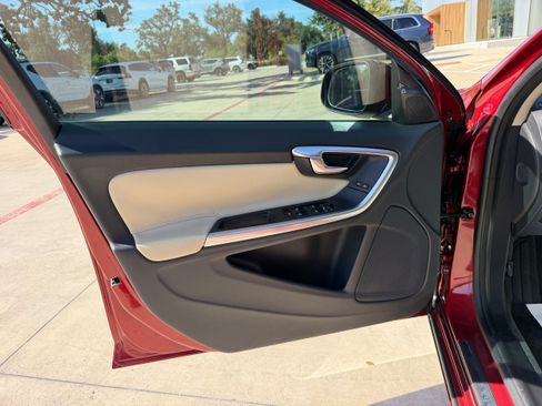 Used 2016 Volvo S60 T5 Premier w/ Convenience Package FWD image 21