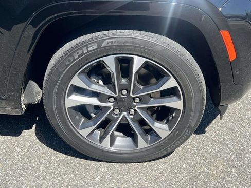 Certified 2023 Jeep Grand Cherokee Overland w/ Luxury Tech Group IV AWD/4WD image 9