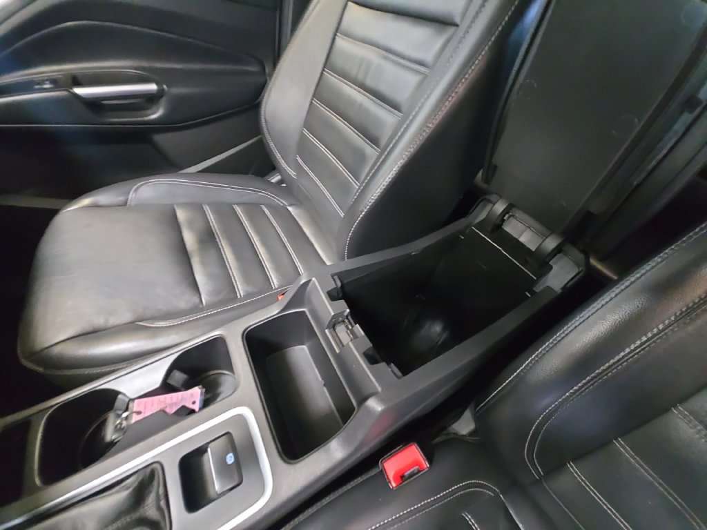 Used 2019 Ford Escape Titanium w/ U9j03 - Titanium Tow Package AWD/4WD image 33