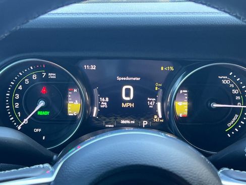 Used 2022 Jeep Wrangler Unlimited Sahara image 25