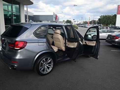 Used 2017 BMW X5 xDrive50i AWD/4WD image 39