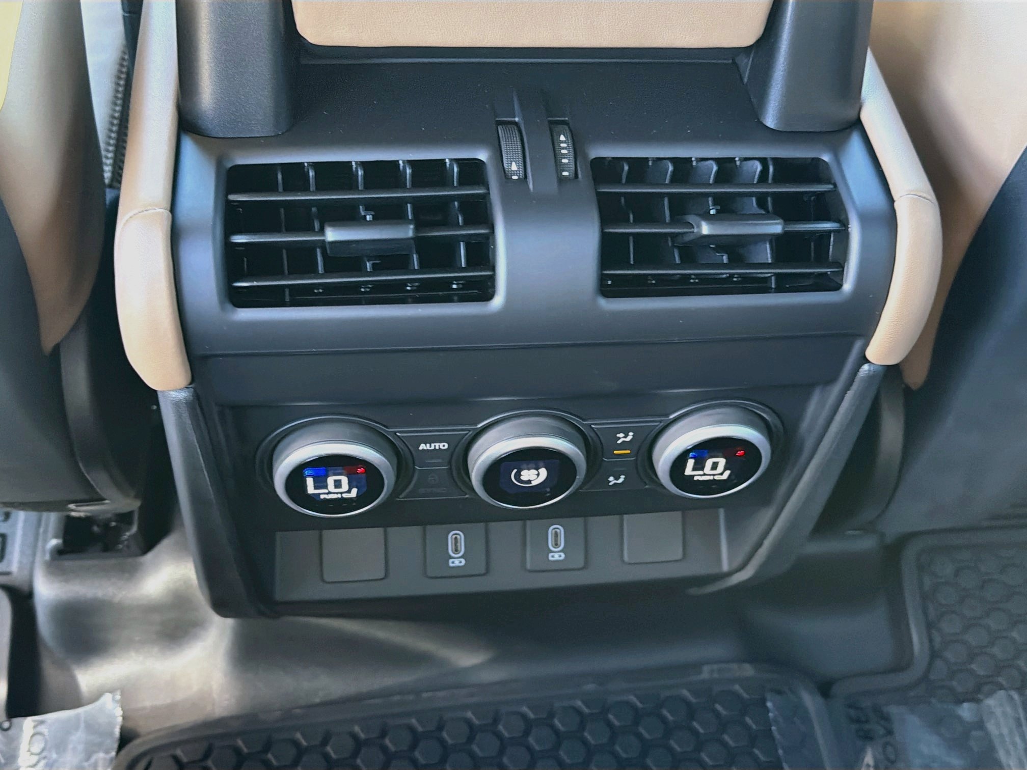 New 2026 Land Rover Defender 110 X-Dynamic SE AWD/4WD image 19