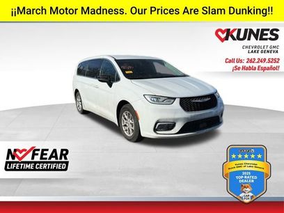 Used 2024 Chrysler Pacifica Touring-L