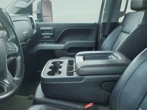 Used 2015 Chevrolet Silverado 2500 LT w/ LT Convenience Package AWD/4WD image 3