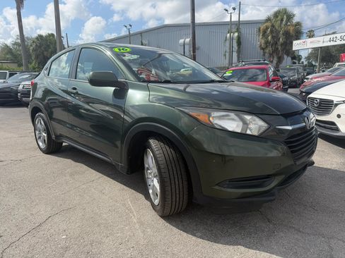 Used 2016 Honda HR-V LX image 3