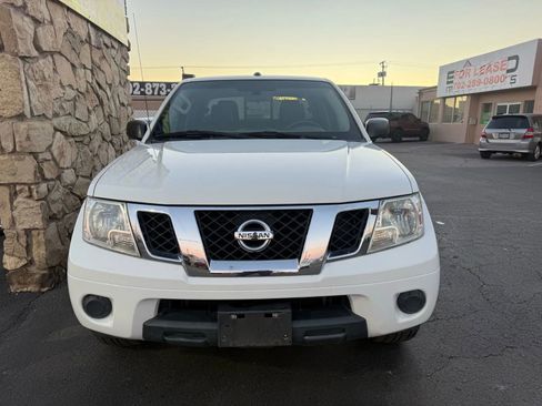 Used 2018 Nissan Frontier SV image 6