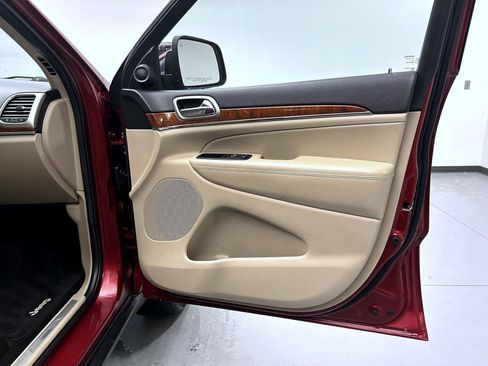 Used 2013 Jeep Grand Cherokee Limited w/ Trailer Tow Group image 16