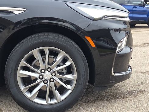 Used 2022 Buick Enclave Avenir w/ Avenir Technology Package image 5