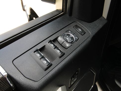 Used 2020 Ford F350 Lariat w/ Lariat Value Package AWD/4WD image 20