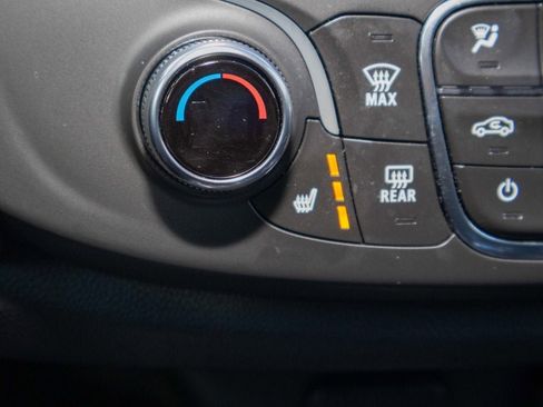 Certified 2023 Chevrolet Traverse LT image 24