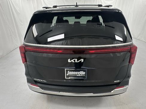 New 2026 Kia Carnival SX FWD image 4