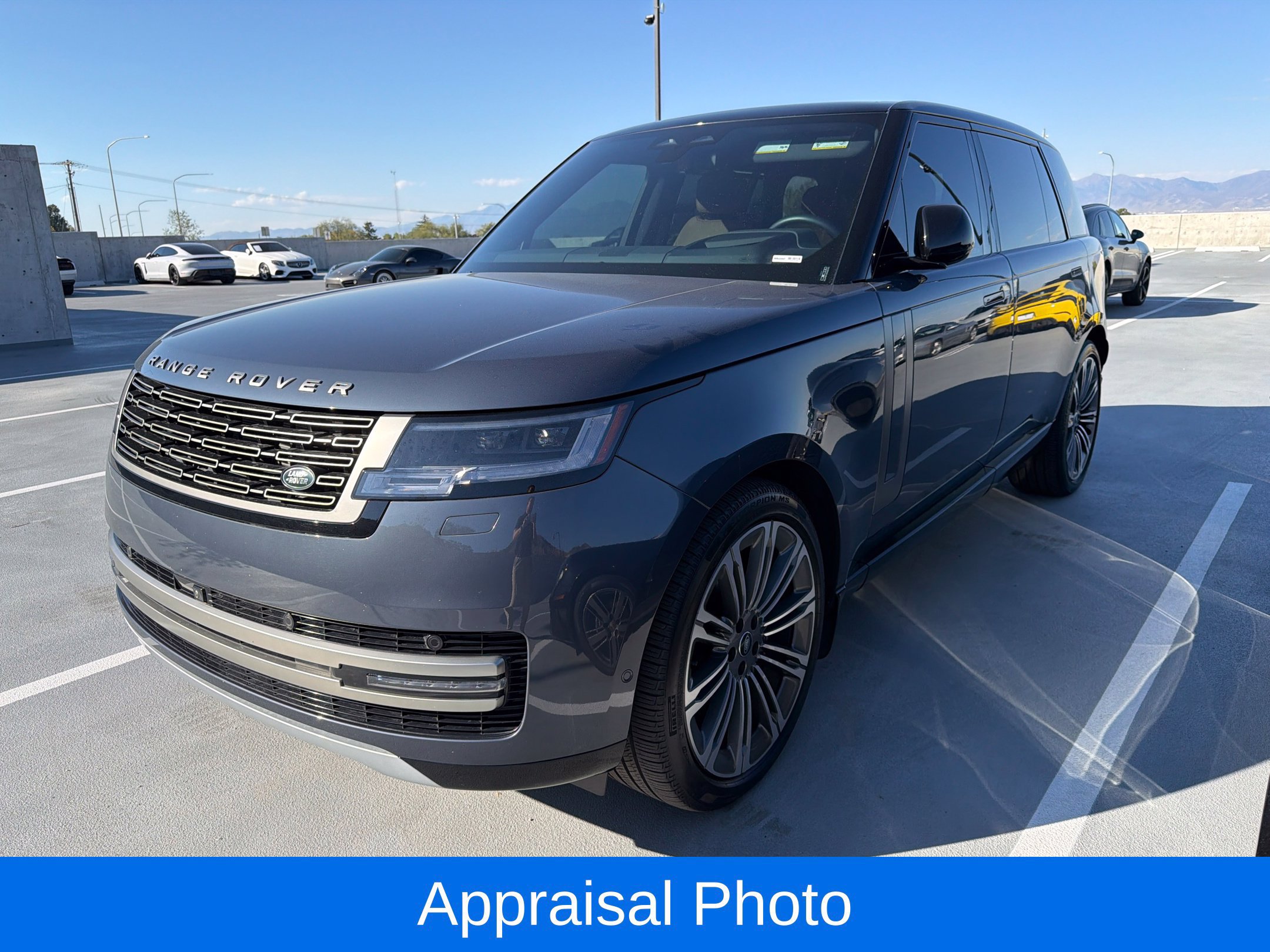 Used 2025 Land Rover Range Rover Long Wheelbase SE AWD/4WD image 4