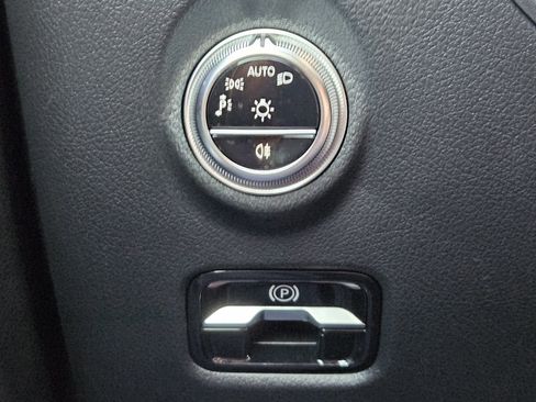 Certified 2024 Mercedes-Benz C 43 AMG 4MATIC Sedan image 24